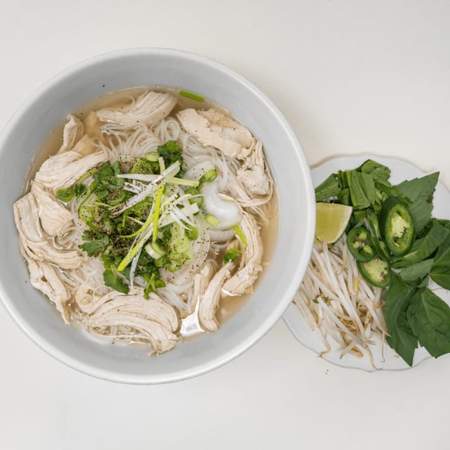 Pho Shredded Chicken / Phở Gà.