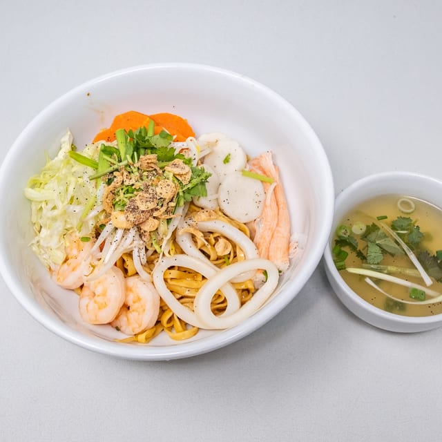 Dry Noodles / Mì Khô.