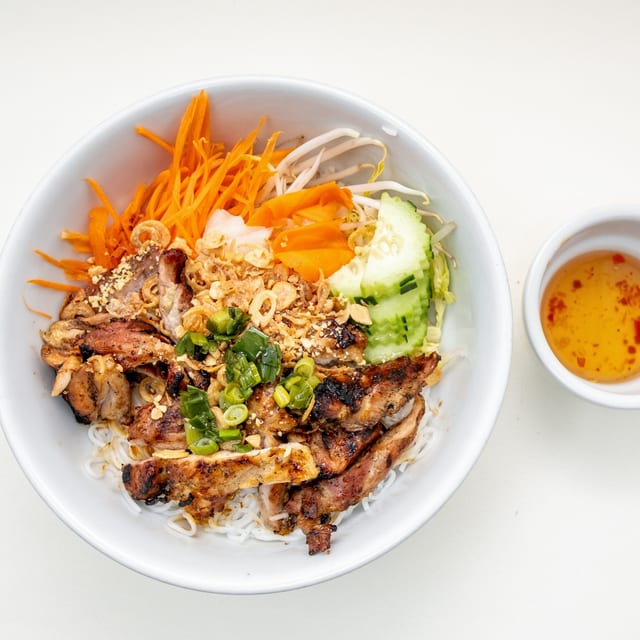Vermicelli Grilled Chicken Bowl / Bún Gà Nướng.
